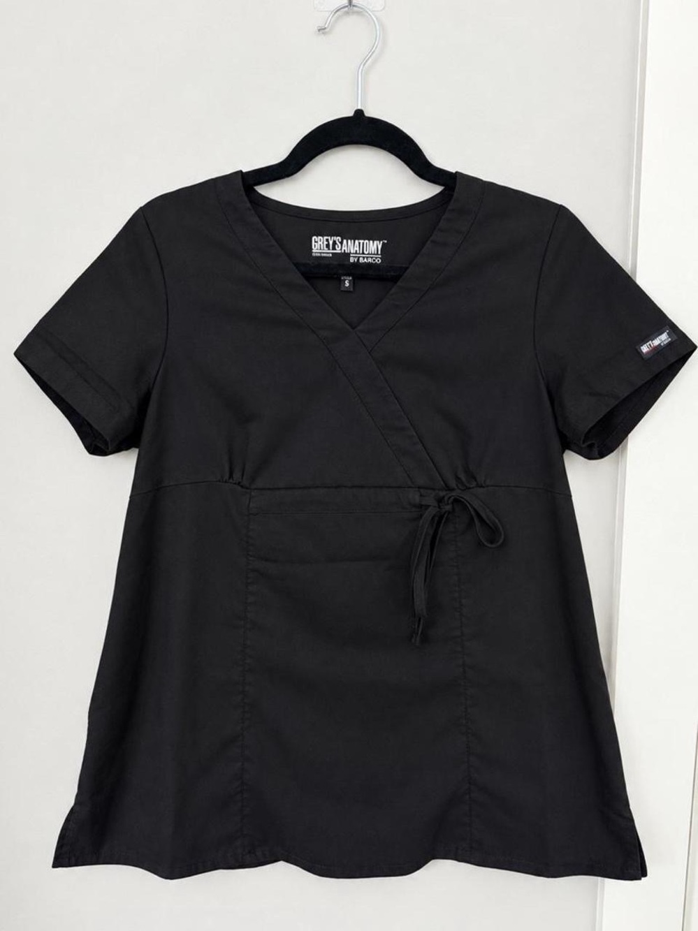 Grey’s Anatomy Black Maternity Scrub Top Size Small